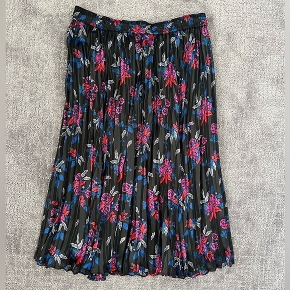 Halogen Pleated Multi-Color Metallic Threads Floral Skirt - Picture 2 of 5